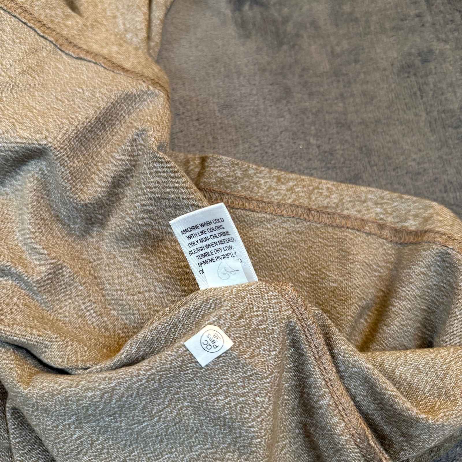 Croft & Barrow Easy Care V-Neck Long Sleeve Tee Heathered Tan Mens 2XB NWT gallery