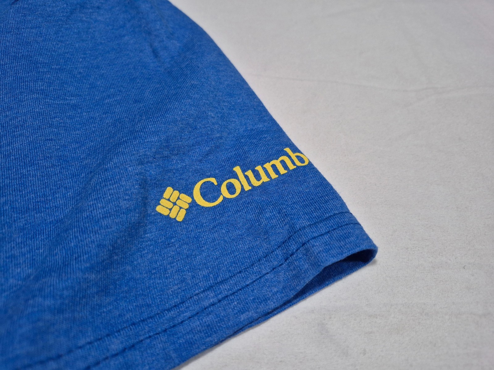 Columbia Men's Outdoor/Sports Blue Graphic Training Athletic Gym SZ Large gallery