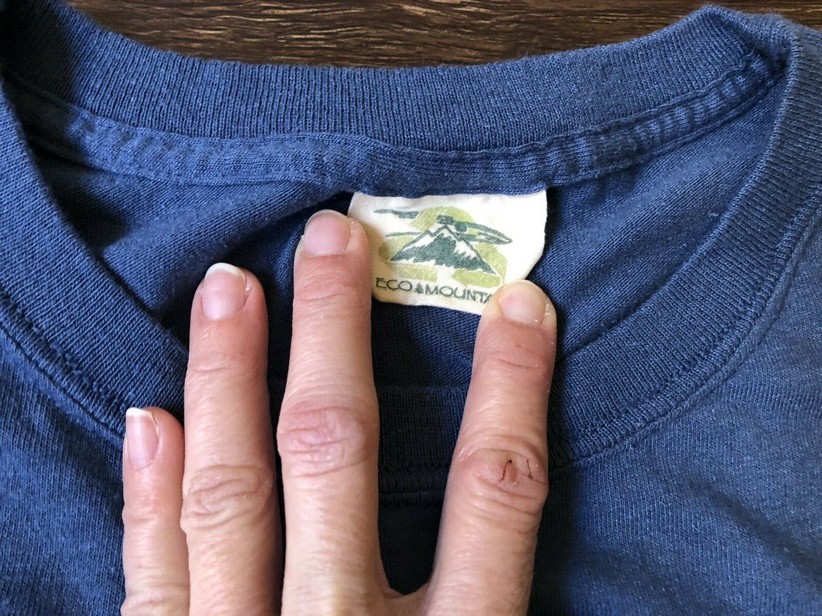 Vintage '90s Wolf T-shirt Yellowstone Eco Mountain Blue Crewneck Large gallery