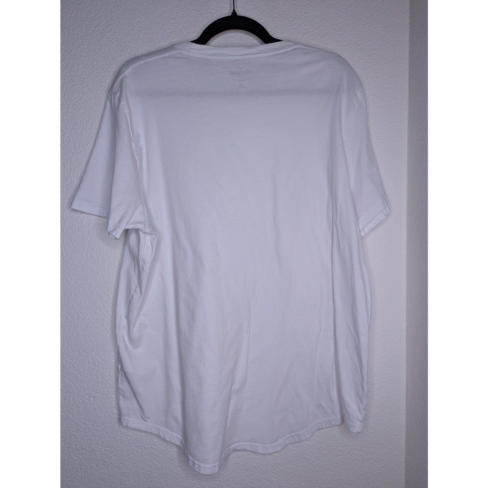 Hollister Men's Crewneck White Tee XL Cotton Preppy Beach Summer Casual Travel gallery