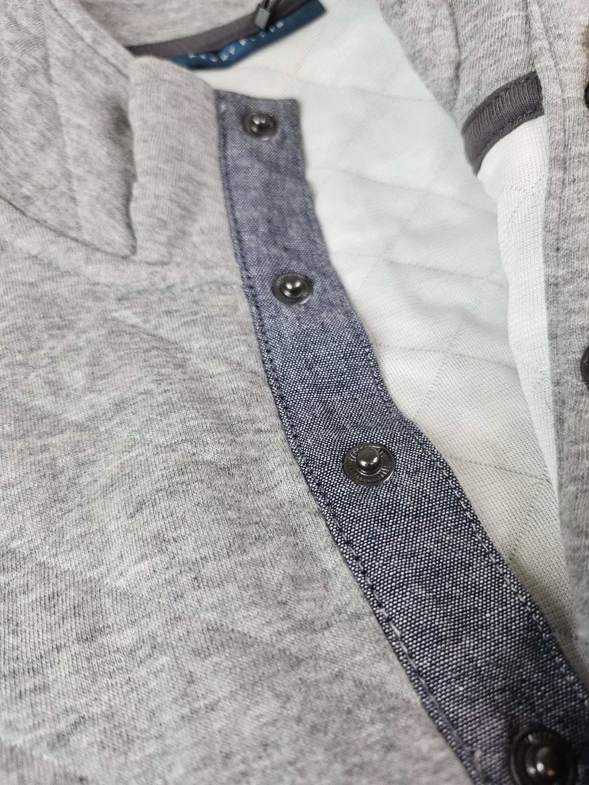 Perry Ellis Long Sleeve Henley Quilted Sweater in Gray Mens Size XL NWT gallery