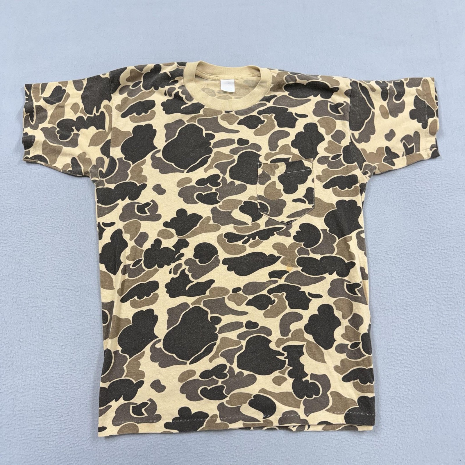 Vintage Camo Shirt Mens Medium Tan Brown Camouflage Pocket T-Shirt Tee USA