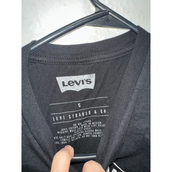 Levi's Men's Black Crew Neck Graphic T Shirt Size S gallery