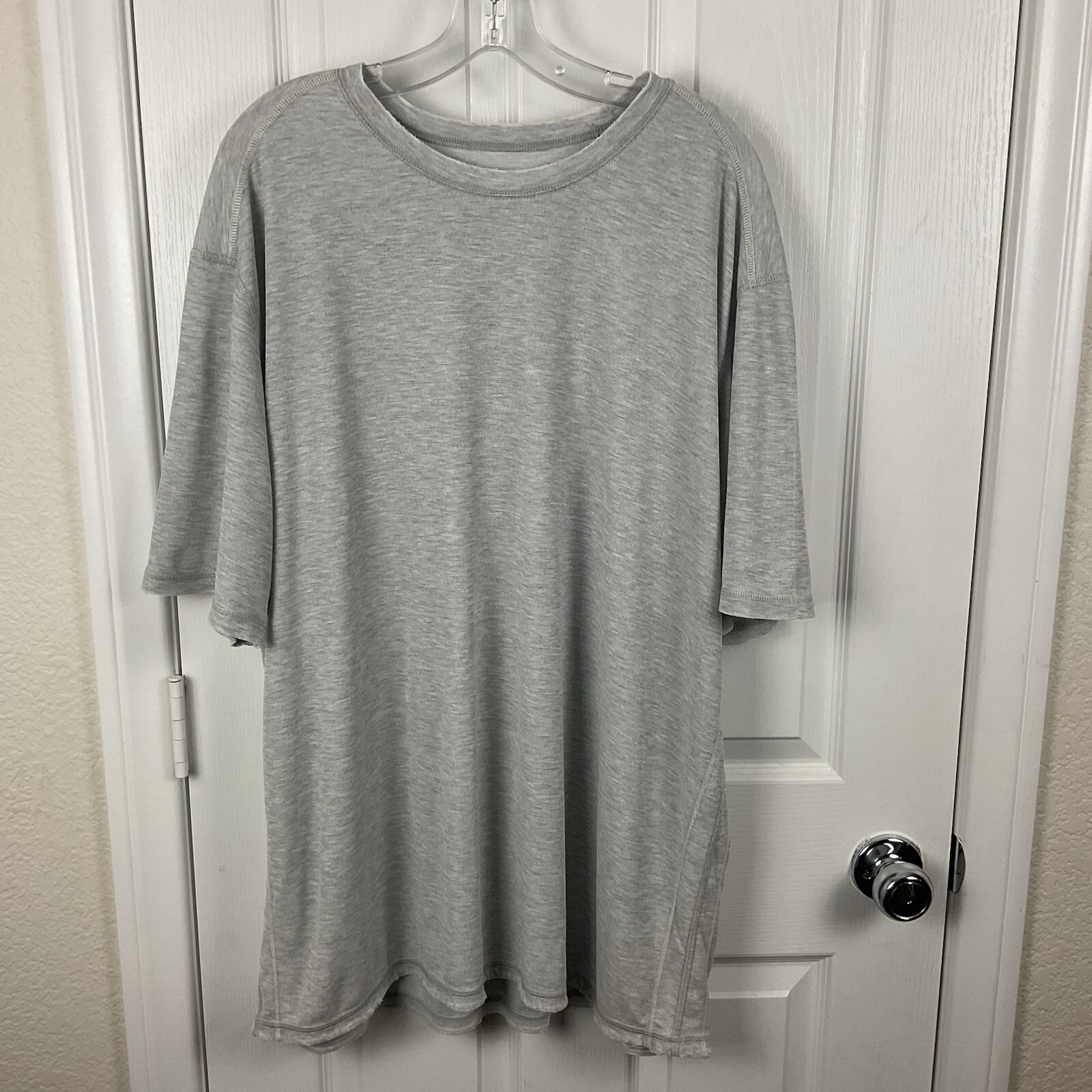 Tommy Bahama Men’s Gray Tencel Lyocell/Polyester Distressed Crew Neck Tee XXL