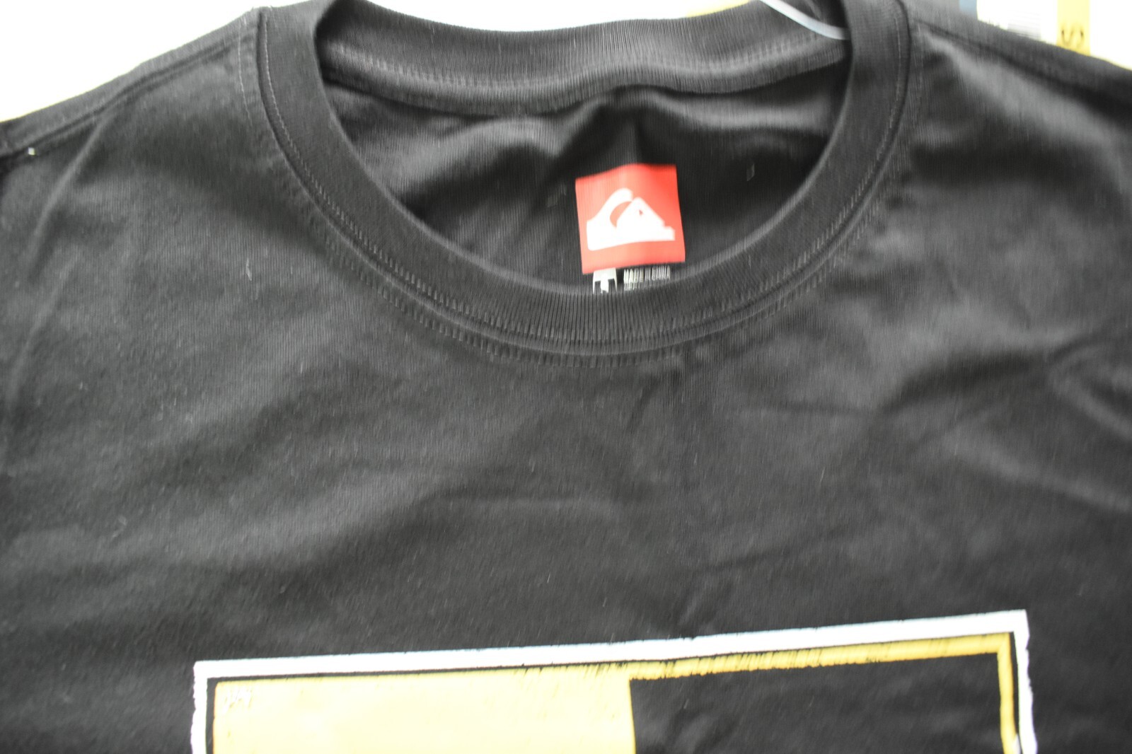 Men's SMALL *QUIKSILVER* SHORT SLEEVE T-SHIRT *Black w/Yellow & White* gallery