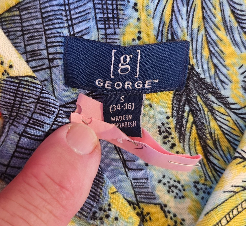 Men's Hawaiian Button Up Shirt, Small, great shape. Combine Shipping gallery