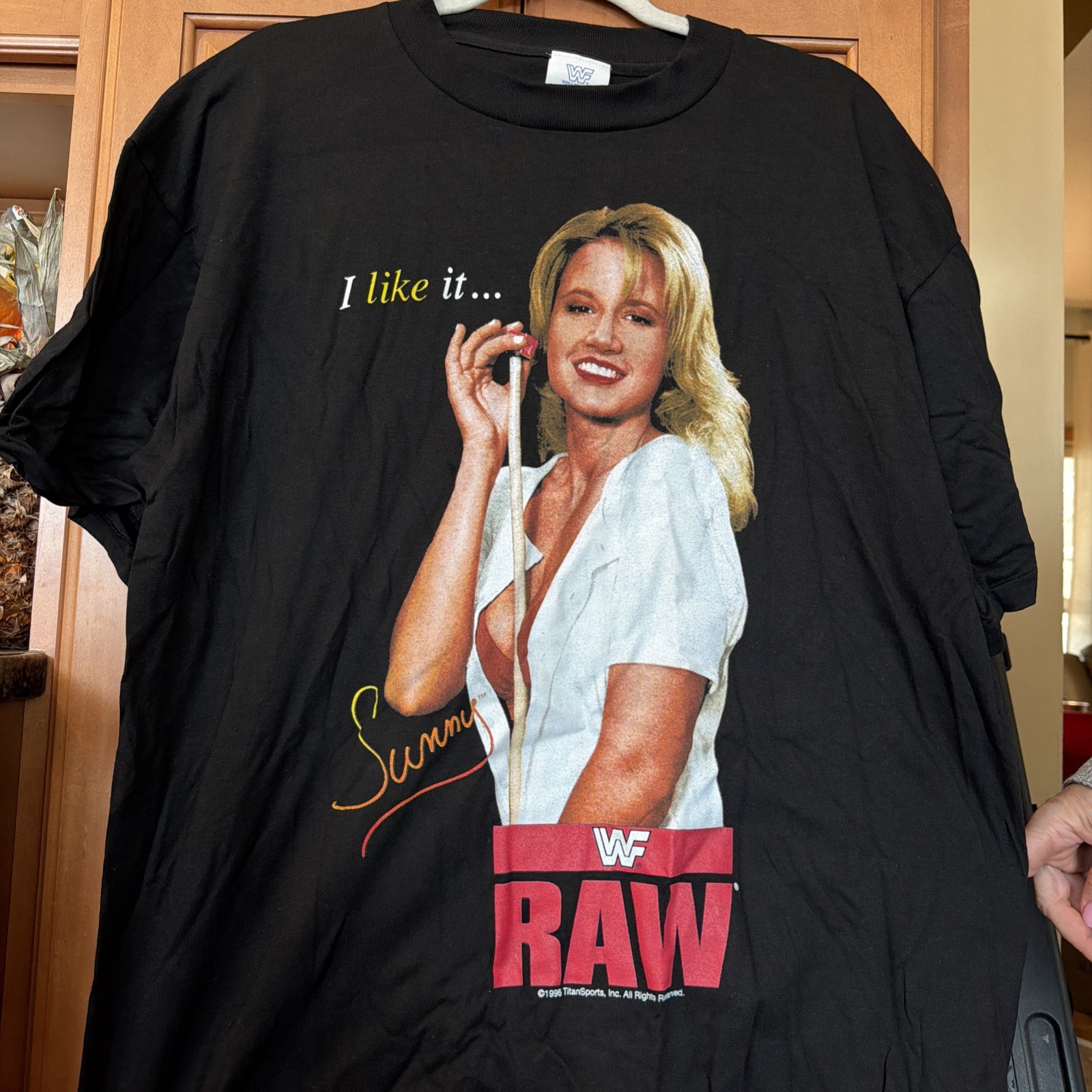 DEFECTIVE with imperfections Sunny Wrestler WWF Raw I Like It 1996 Origi G3D gallery
