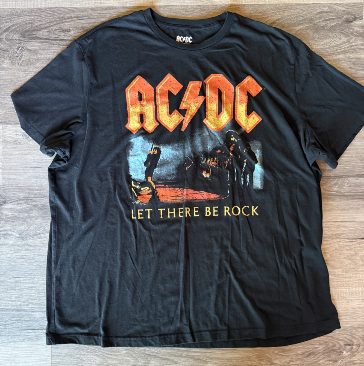 AC/DC Men’s T-Shirt size 2XLT NEW!