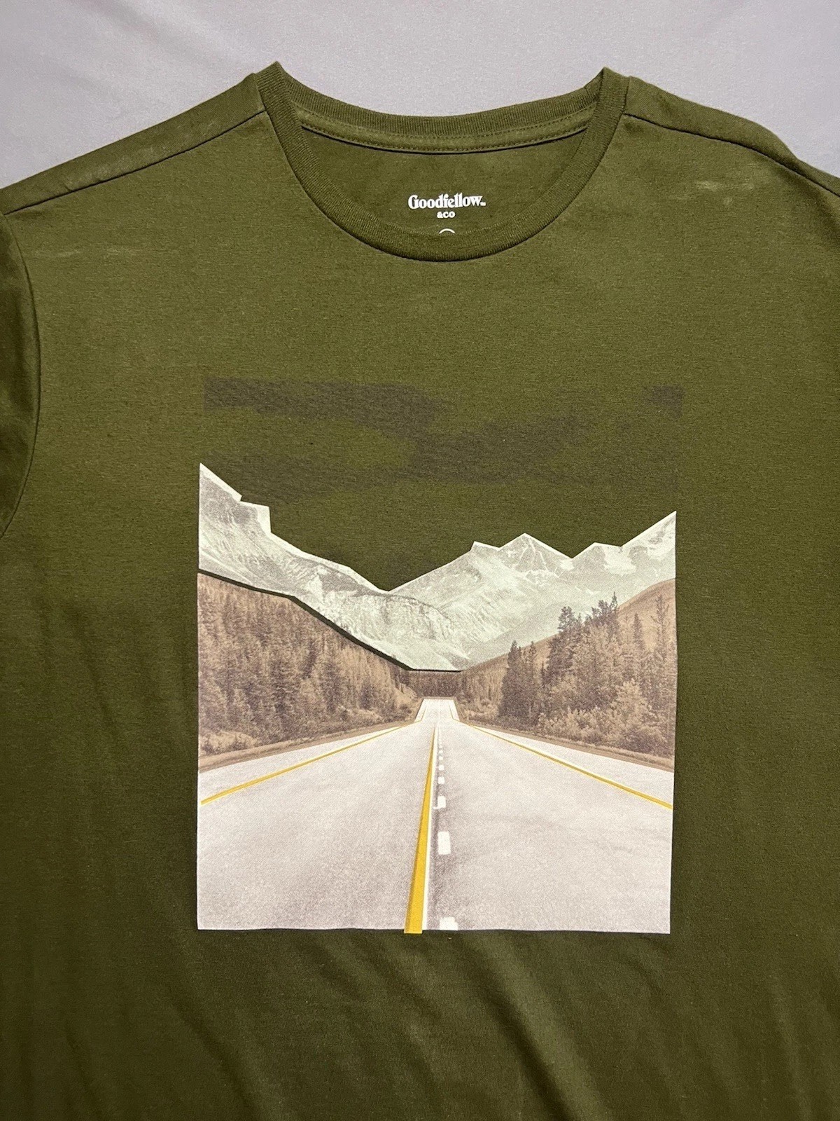 Goodfellow Mens T-Shirt Short Sleeve Graphic L Green Mountain Highway Road NEW gallery