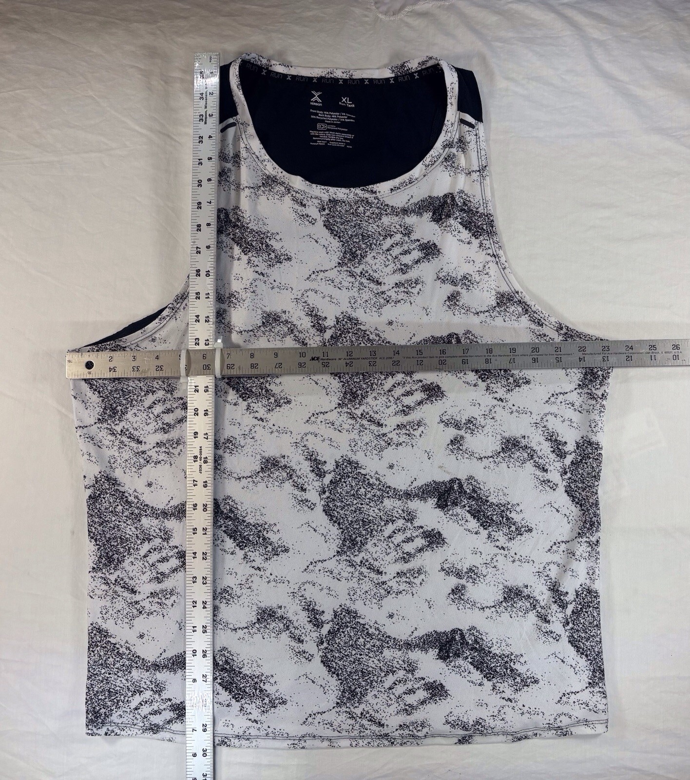 Xersion Mens XL Crew Neck Sleeveless Workout Tank Top Black And White gallery
