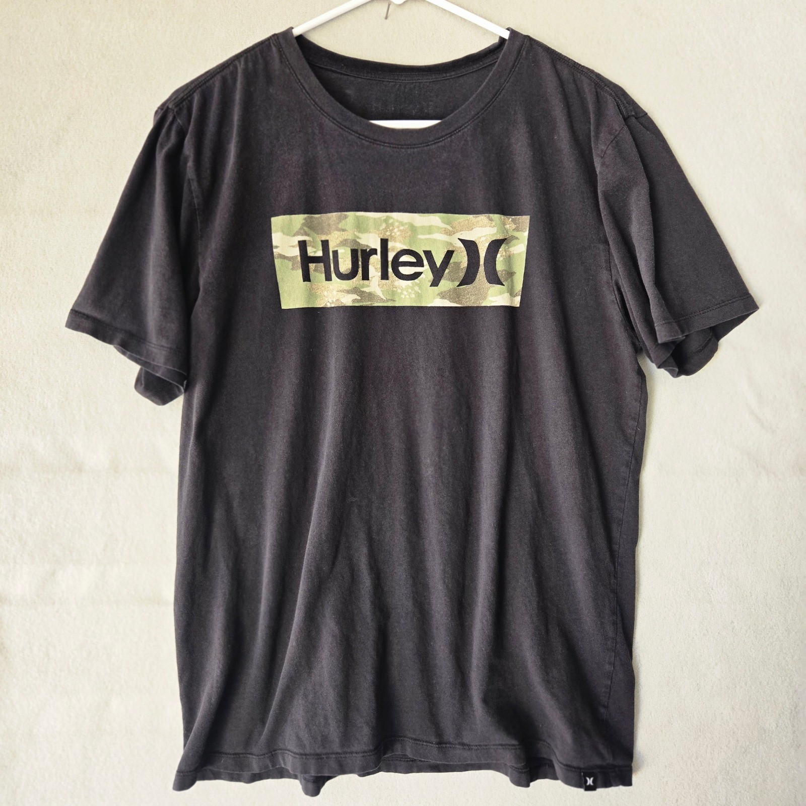 Hurley Mens Graphic T-Shirt Black Camo Box Logo Short Sleeve Crewneck L gallery