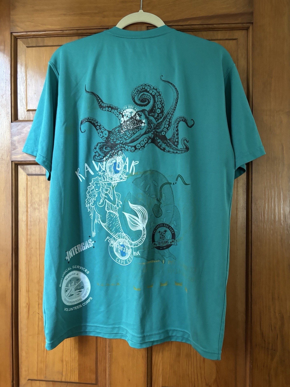HYNDS Blue Mermaid Falmouth Cape Cod Sunblock Pullover Shirt Men’s Size XL gallery