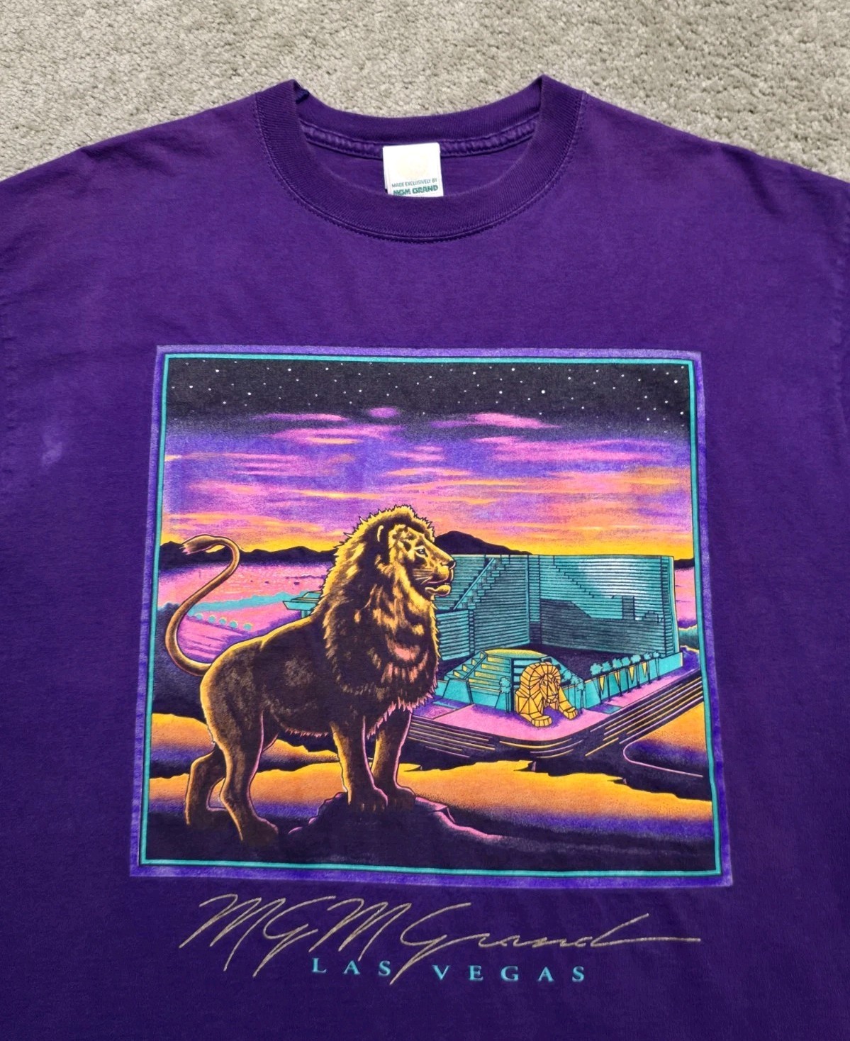 Vintage MGM Grand Las Vegas T Shirt Mens L 90s Lion Casino Gambling 1993 USA gallery