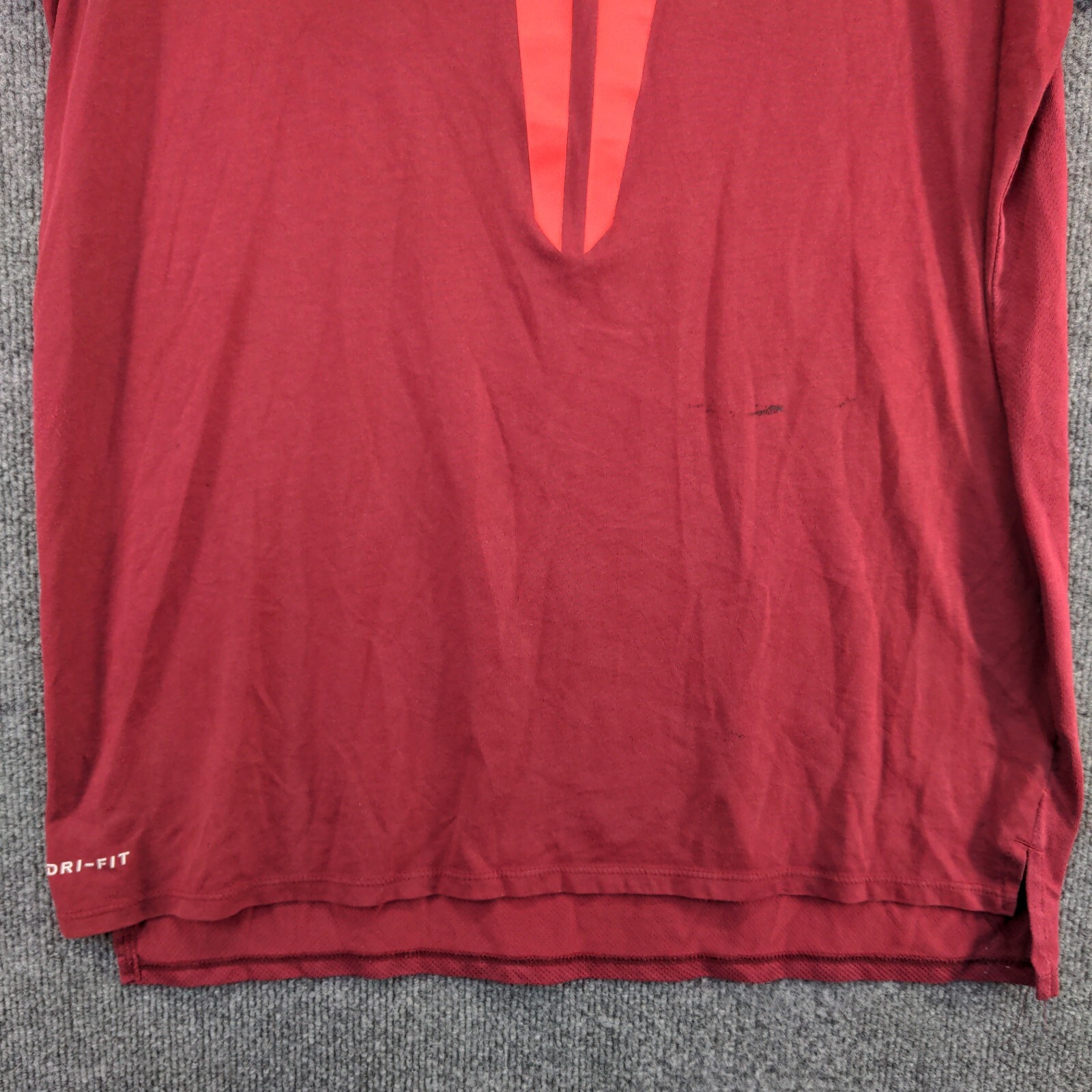 Nike Dri Fit Men's T Shirt Red Size L PolyCotton Triangle Logo gallery