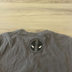 Deadpool Shirt Mens Small Marvel Logo Gray and Red Movie Short Sleeve EUC