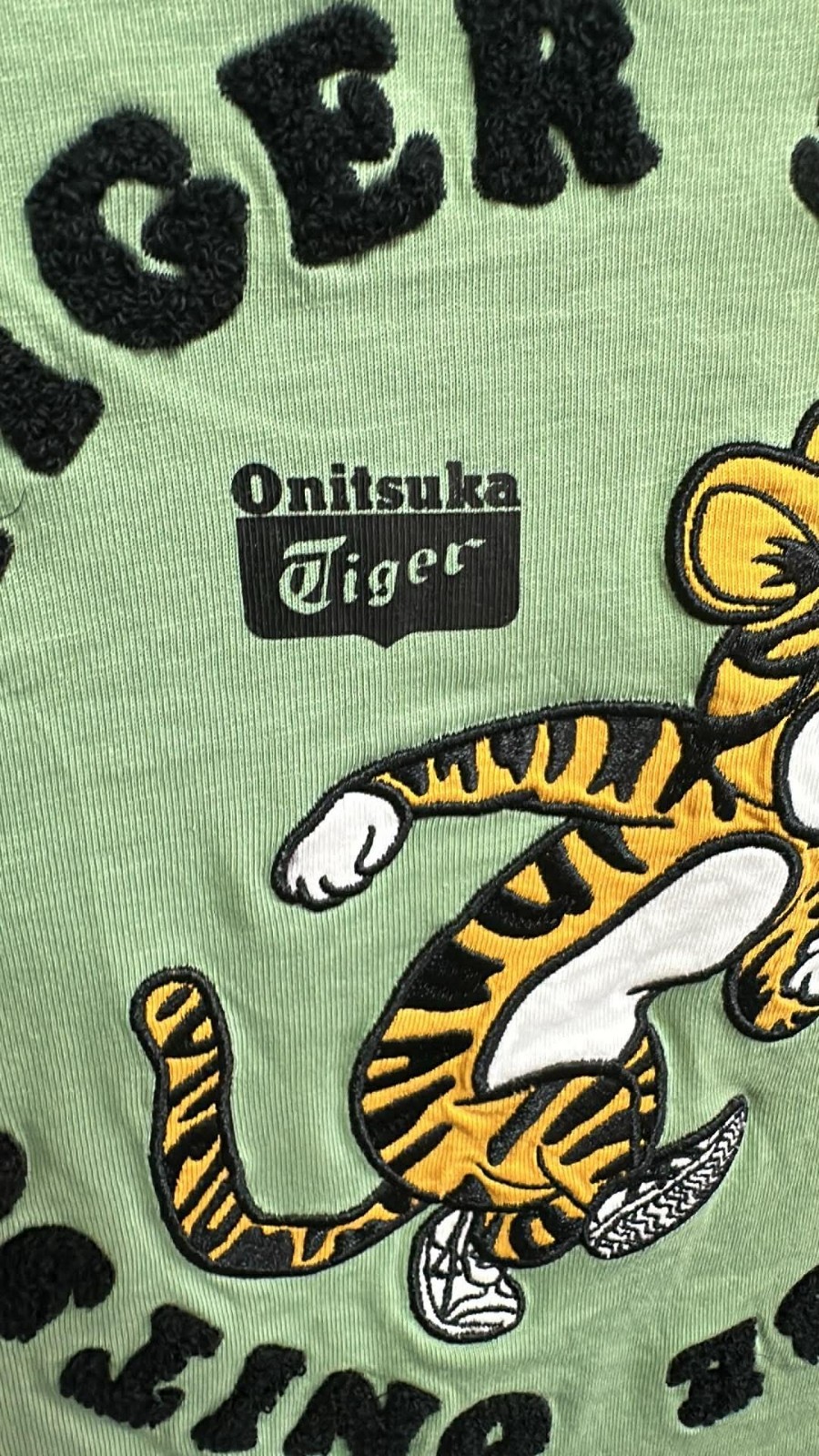 Onitsuka Tiger GRAPHIC TEE. t-shirt green. size M. gallery