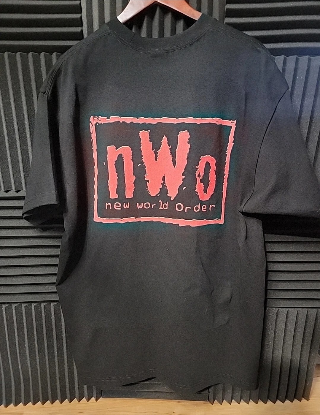 BIG FACE STING ON A SHAKA HEAVYWEIGHT GARMET SHIRT "MODERN" gallery