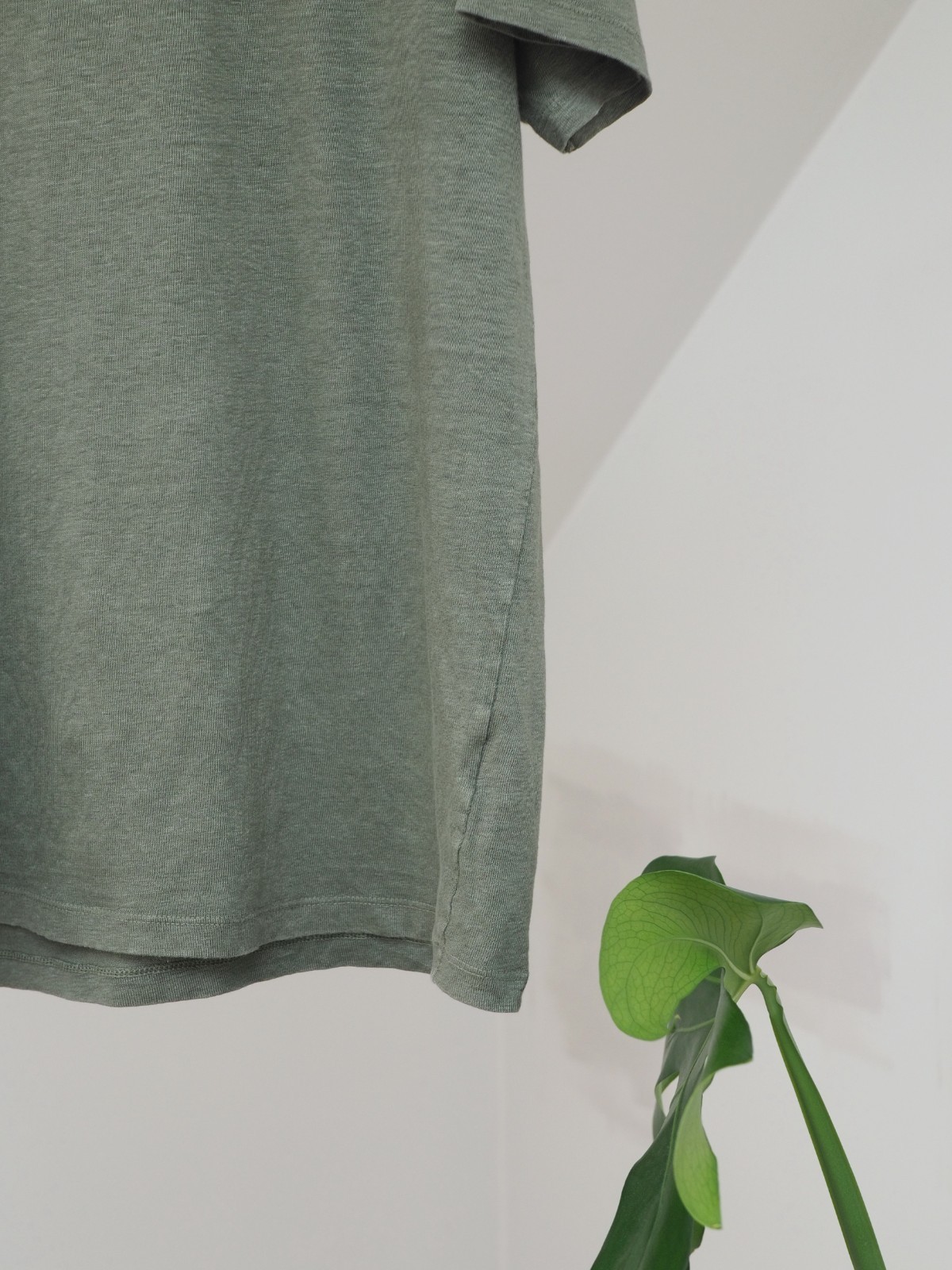 Wool & Co Men's Khaki Green Linen Solid Tee Shirt Size L Made in Italy gallery