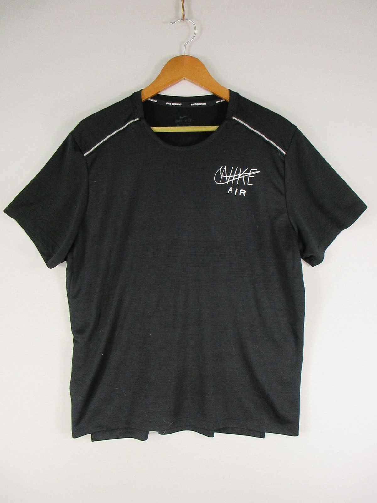 Nike Dri-FIT T-Shirt Mens XL Nike Air Short Sleeve Graphic Black Running Tee gallery