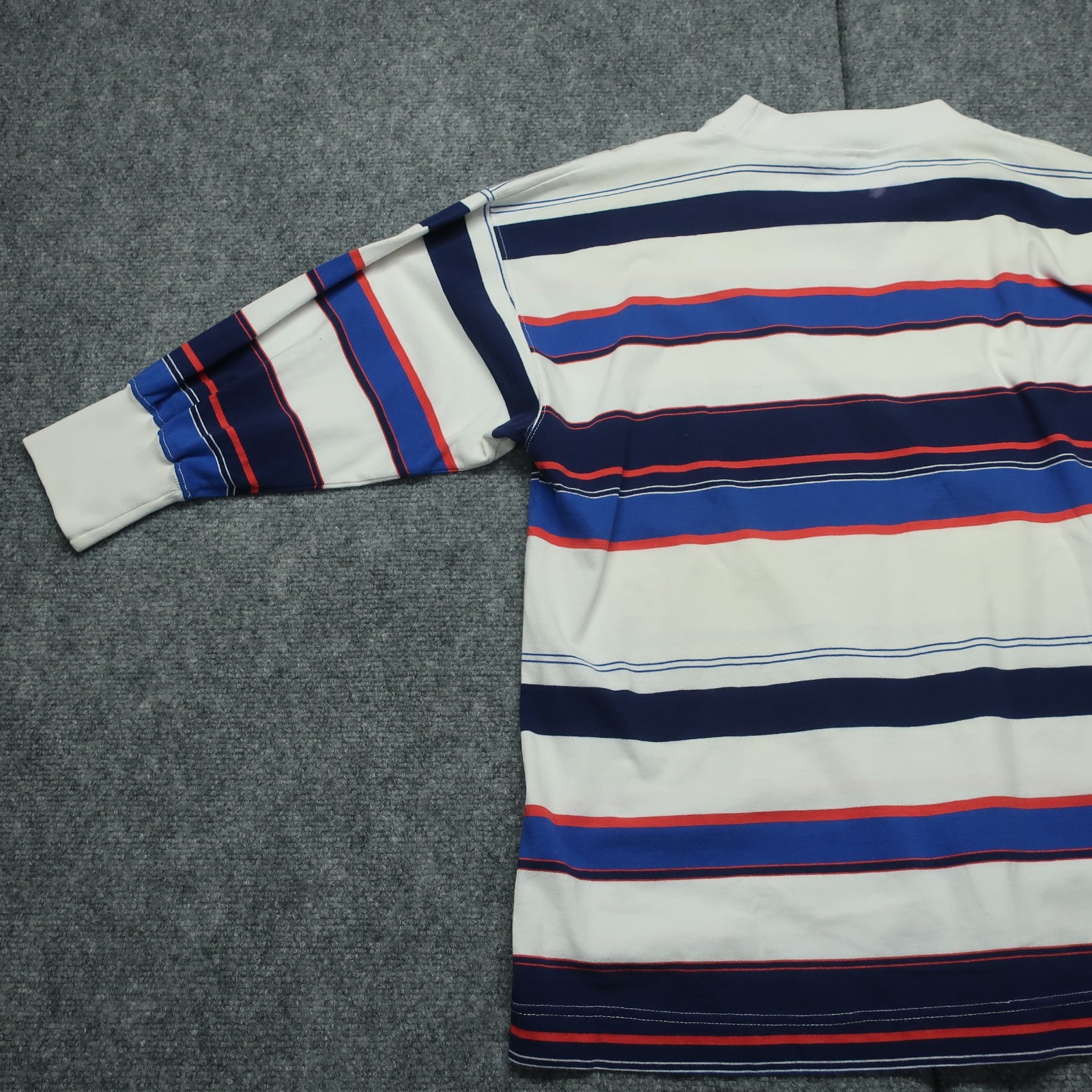 Vintage Levi's Relaxed Fit T-Shirt Mens M White Blue Striped Crew Neck Comfort gallery