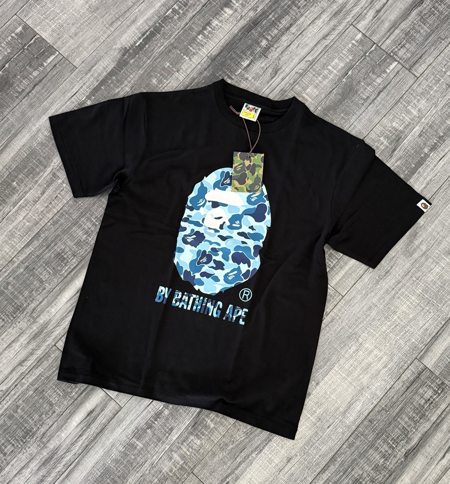 A Bathing Ape BAPE Men's Black Ape Head Camo Graphic Tee Crewneck L gallery