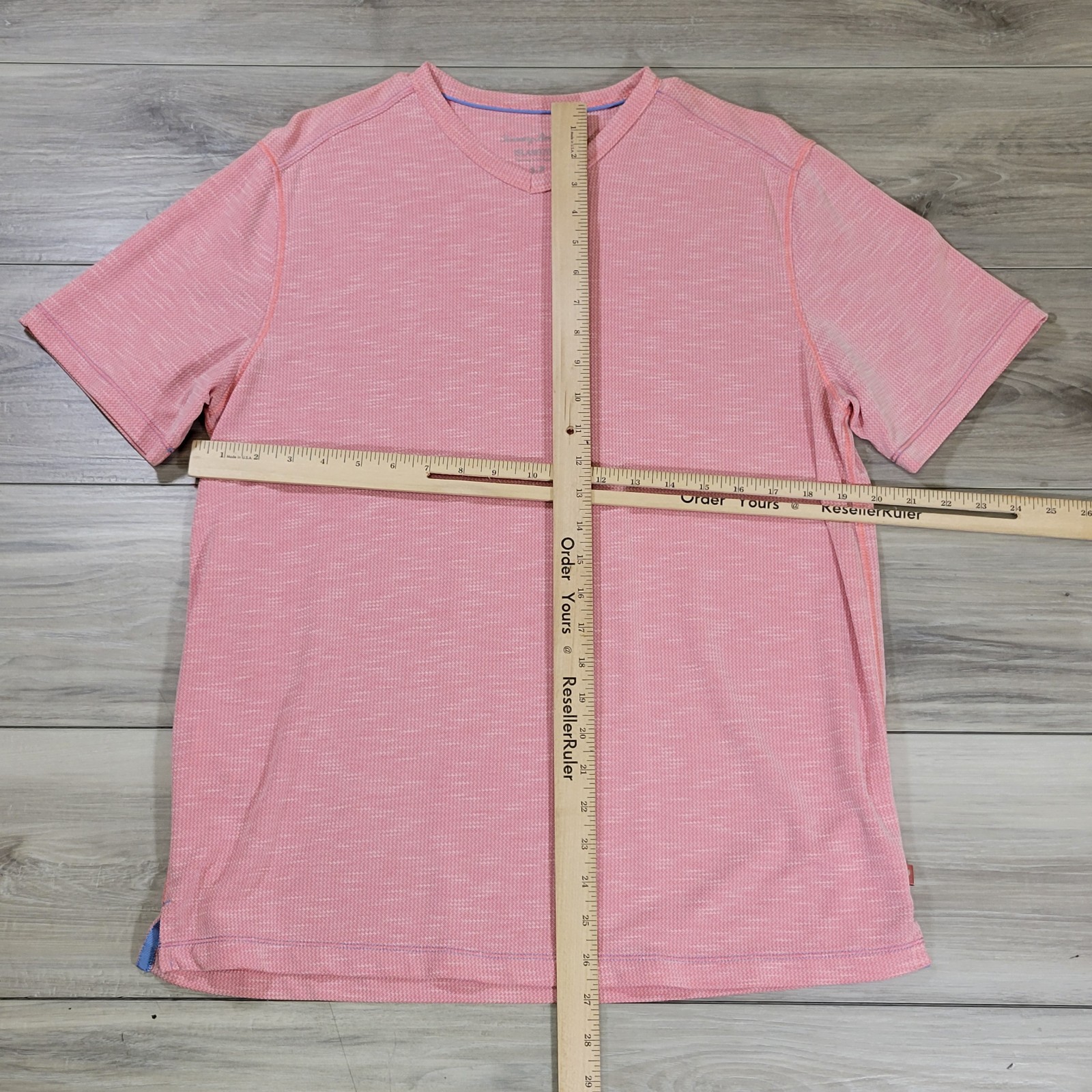 Tommy Bahama T-Shirt Men's Small Pink V-Neck Short Sleeve gallery