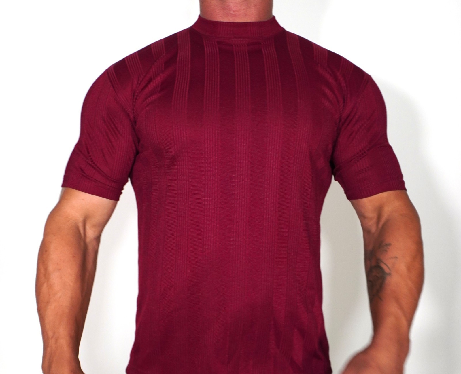 MEN'S RIBBED MAROON SHORT SLEEVE SHIRT Size LARGE gallery