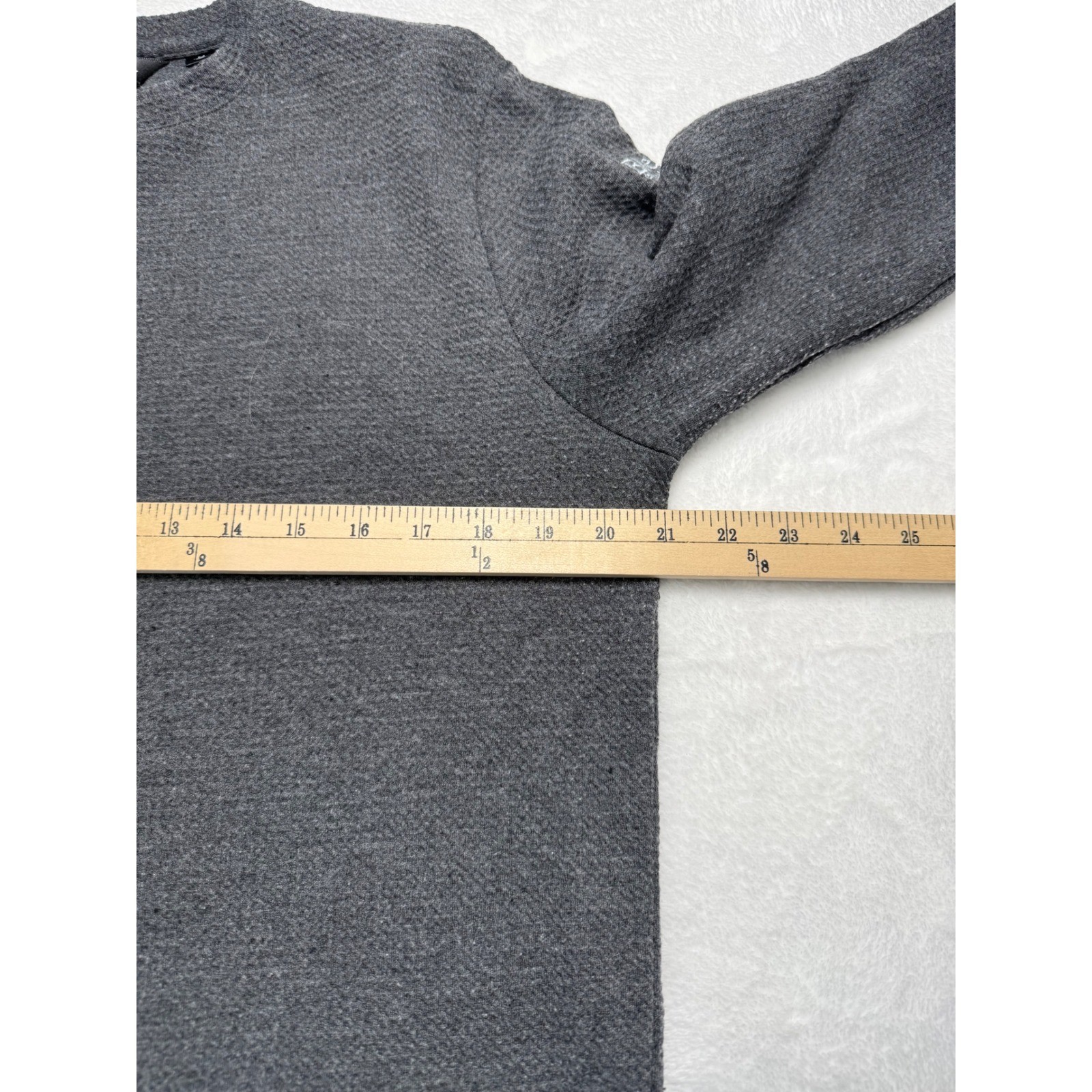 TravisMathew Cloud Waffle Thermal Golf Shirt 1MW447 gallery