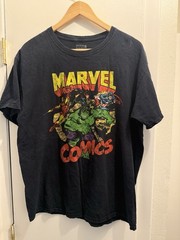 Vintage Marvel Men’s Large Crew Neck Short Sleeve Iron Man Hulk Captain America