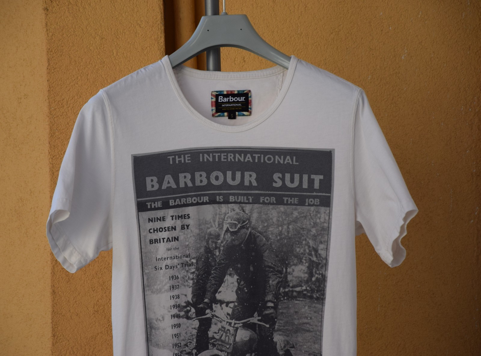 MEN'S BARBOUR INTERNATIONAL SUIT T-SHIRT TEE SIZE S /SLIM FIT (XS) P2P 17. 3" gallery