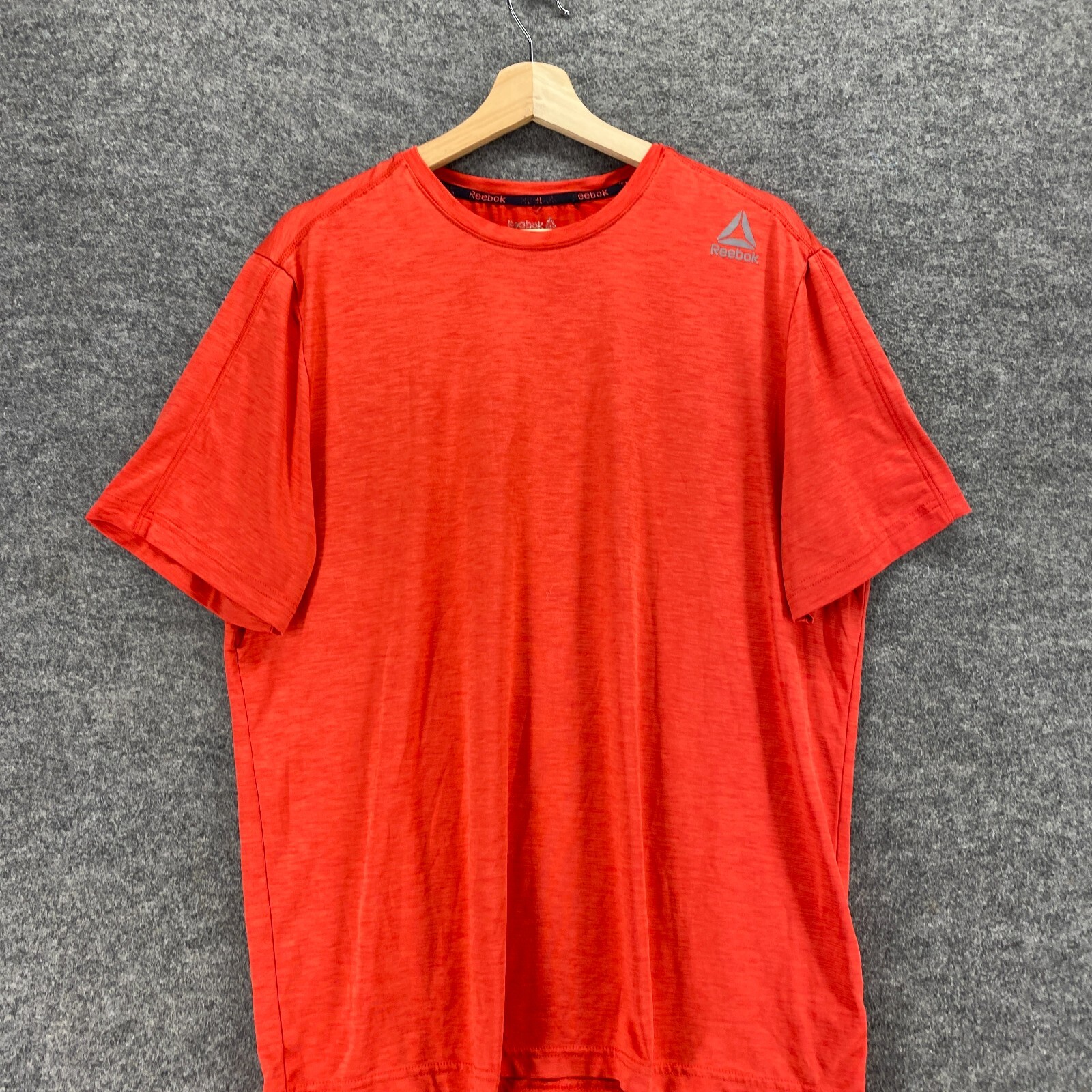 Reebok T-Shirt Men M Red Crew Neck Short Sleeve Pullover Regular Fit gallery