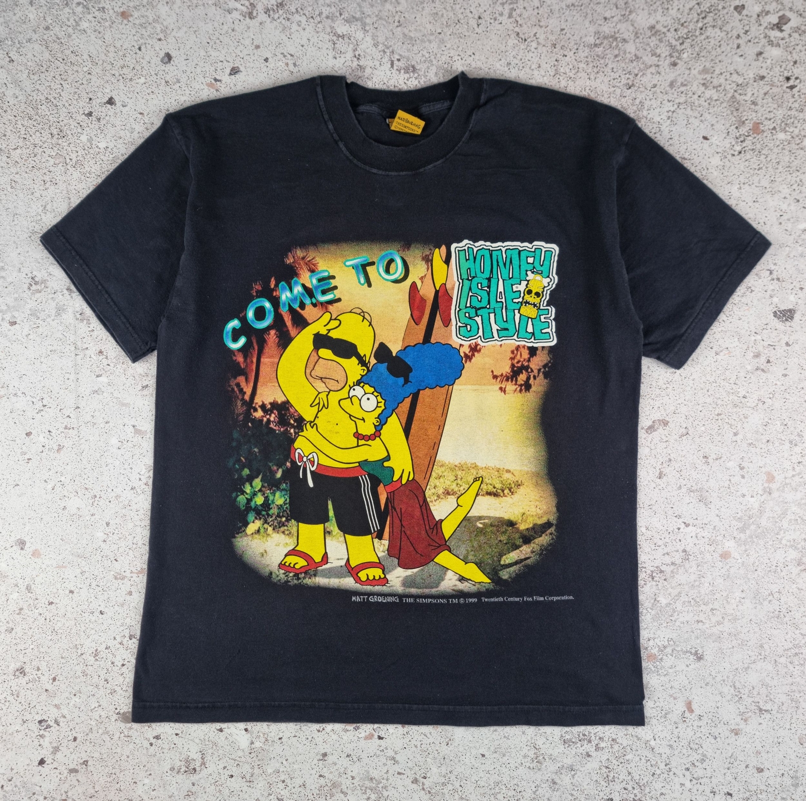 Vintage 1999 The Simpsons T-Shirt Homer and Marge gallery