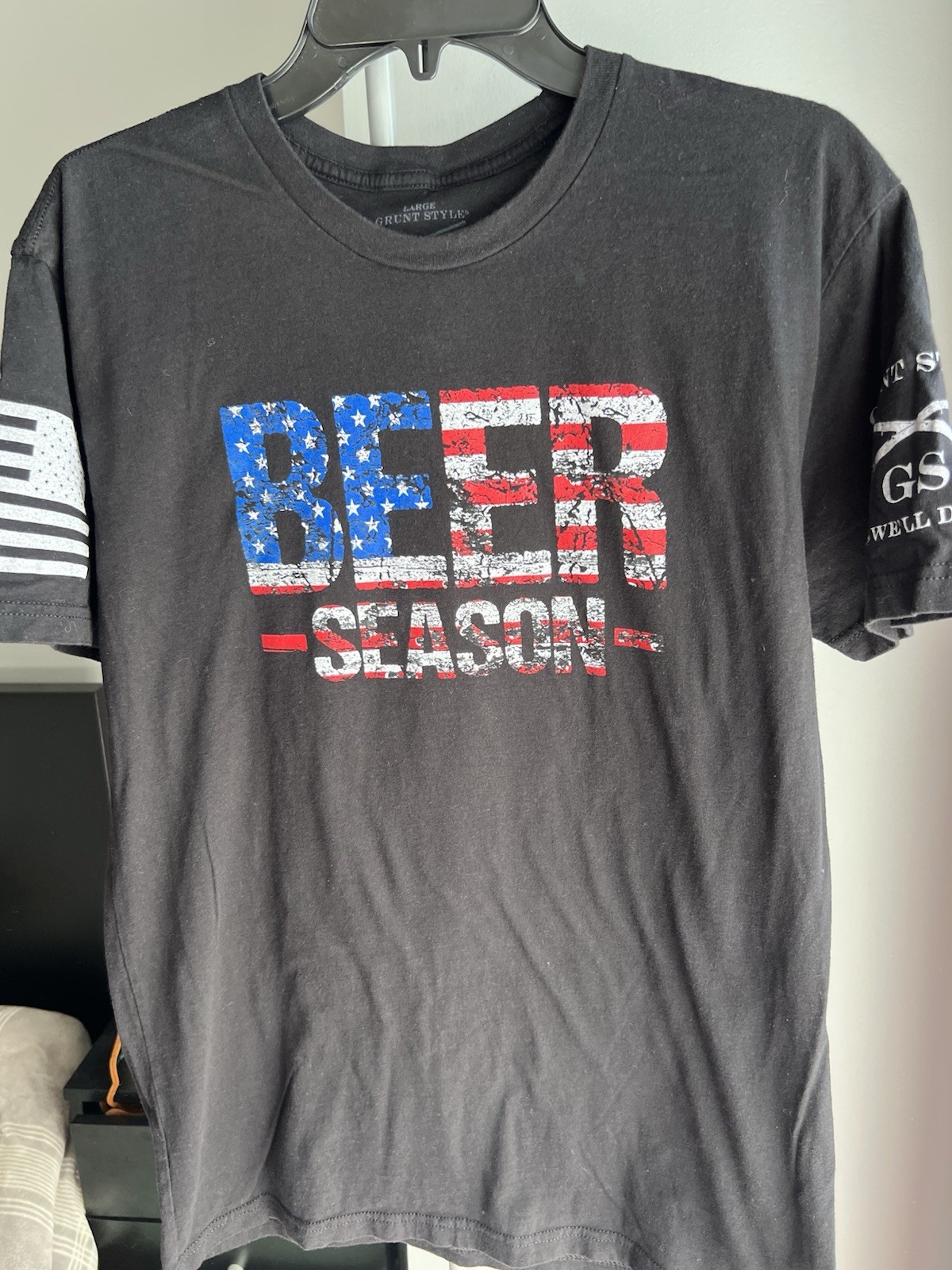 Grunt Style Men’s Graphic T-Shirt Large Black BEER SEASON Red White Blue