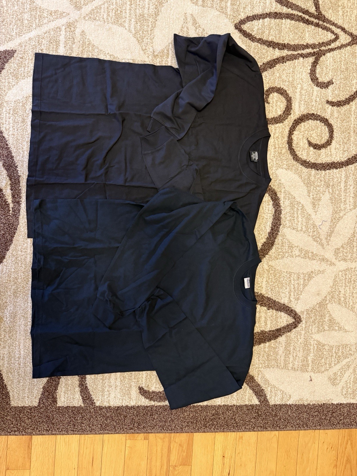 Lot Of 2 XL Black long sleeve First Quality (1 Is Gilden + 1 Is Cotton Heritage