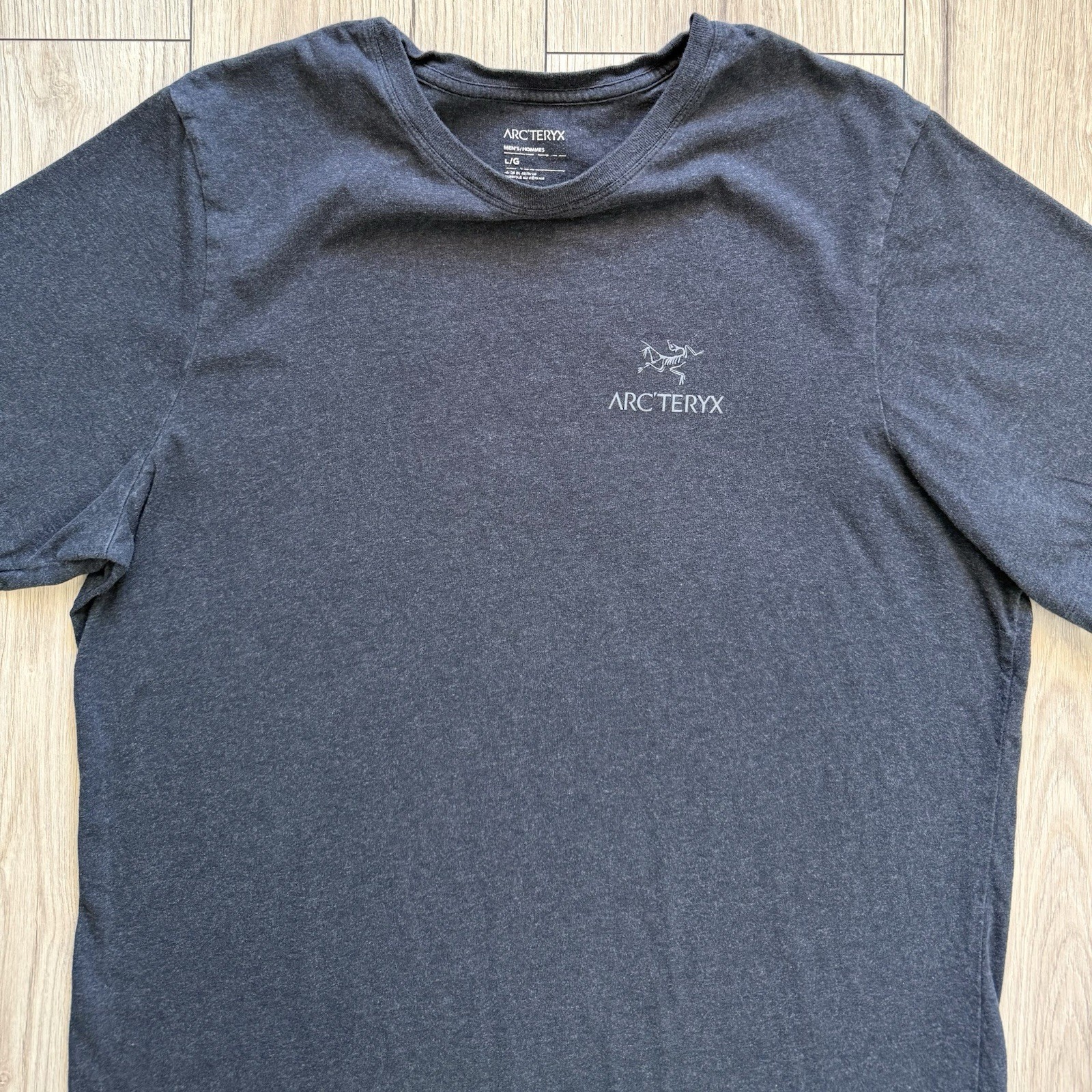Arc’teryx Emblem Logo T Shirt Men’s Size Large Short Sleeve Outdoors Hiking gallery