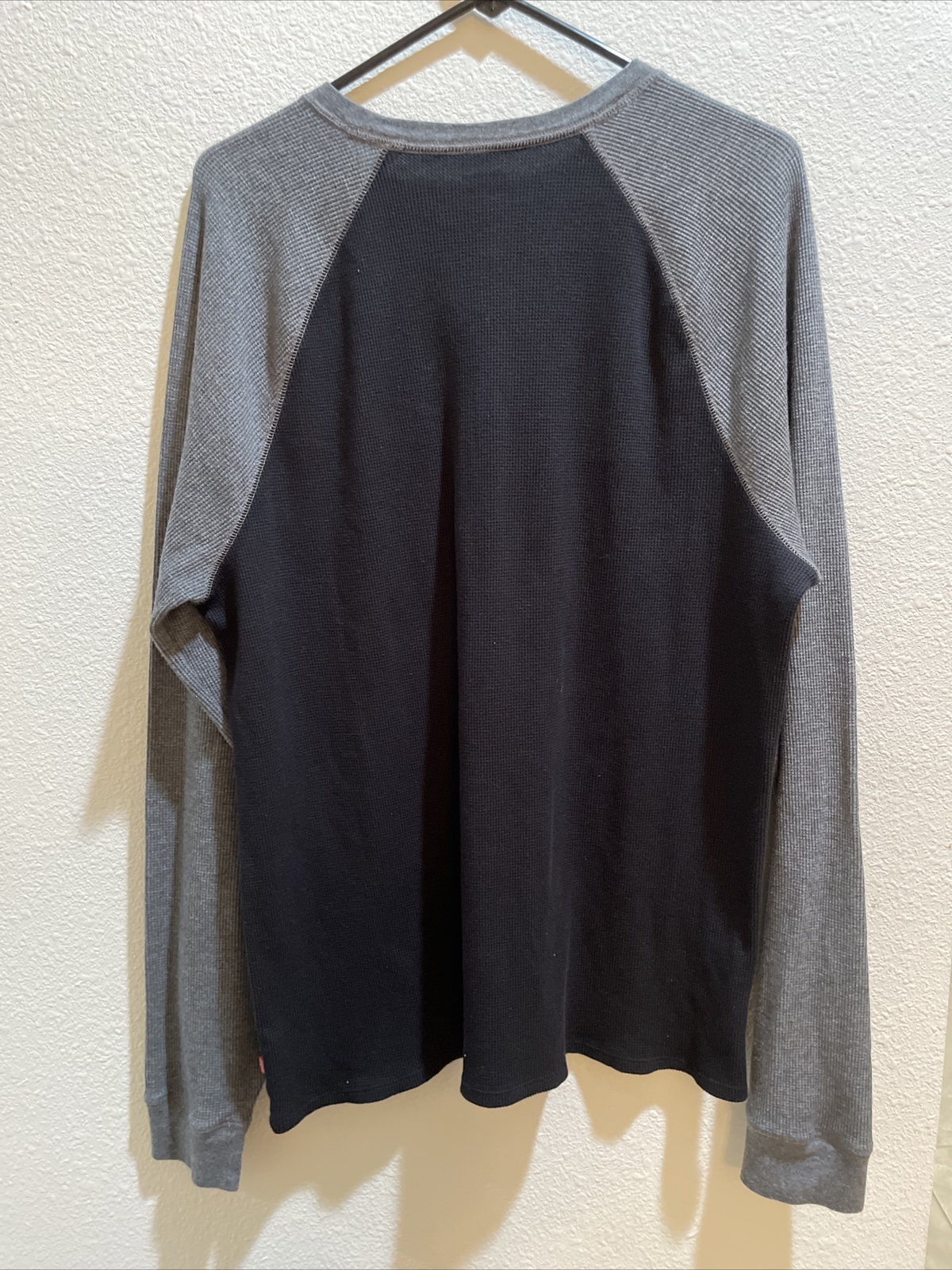 LEVI'S LONG SLEEVES PULLOVER SHIRT SIZE XXL, POLY/COTTON BLEND,BLUE/GRAY gallery