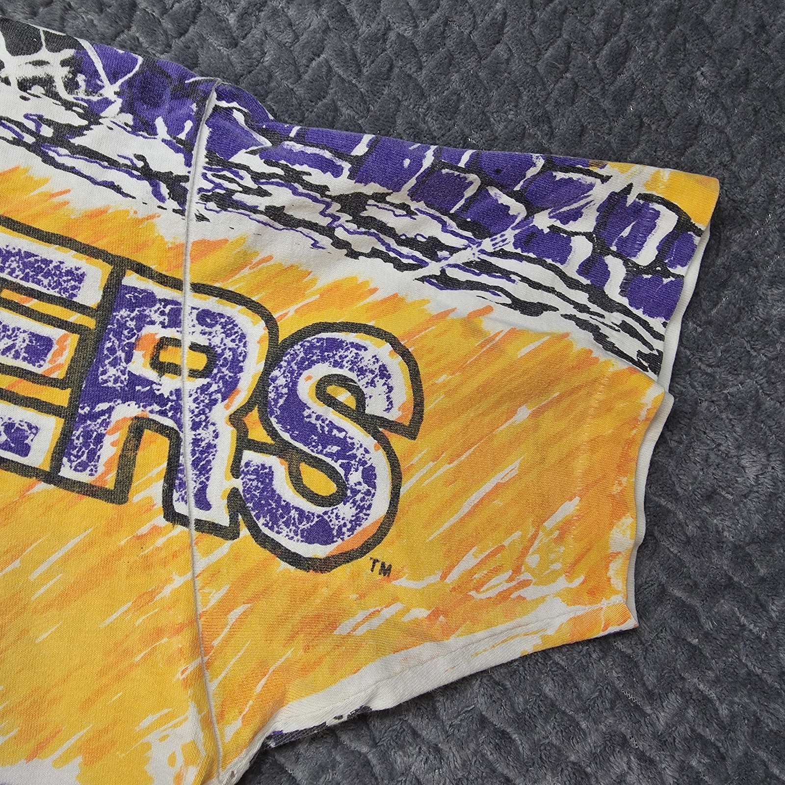 Vintage Los Angeles Lakers All Over Print T-Shirt Men’s XL Made In USA Signal gallery