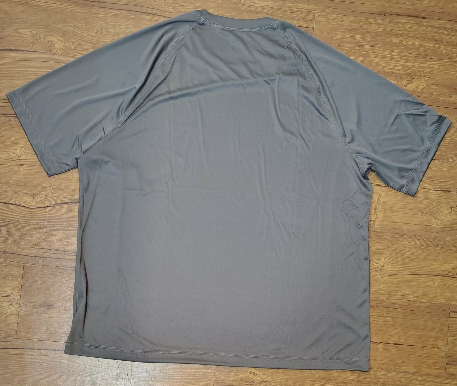 Amazon Essentials Men's Slim-Fit Short-Sleeve Quick-Dry UPF 50 Swim Tee Gray XXL gallery