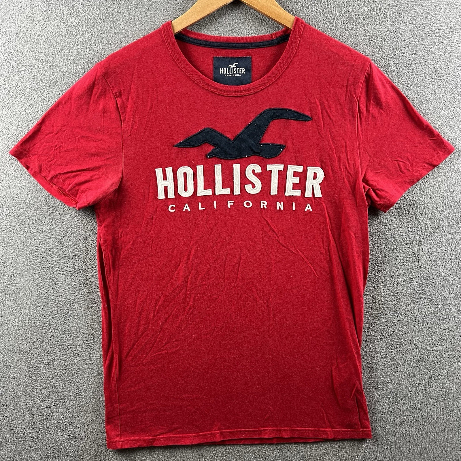 Hollister Shirt Mens Medium Red Beach Surf Outdoor Y2K Preppy Embroidered Logo gallery