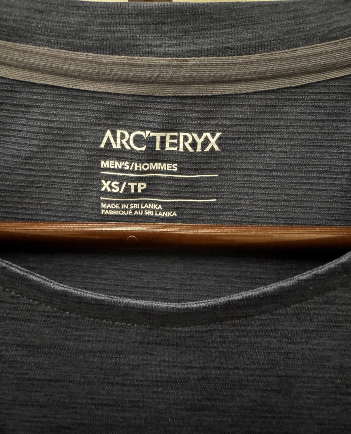 Arc'teryx T-Shirt, S/S, Men's Extra Small, Navy Blue gallery