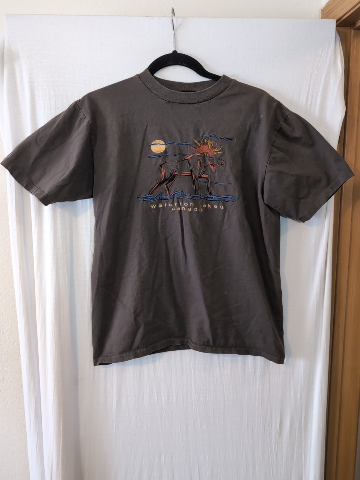 *Distressed* Quality Goods Canada S Embroidered Moose Them Tshirt Green