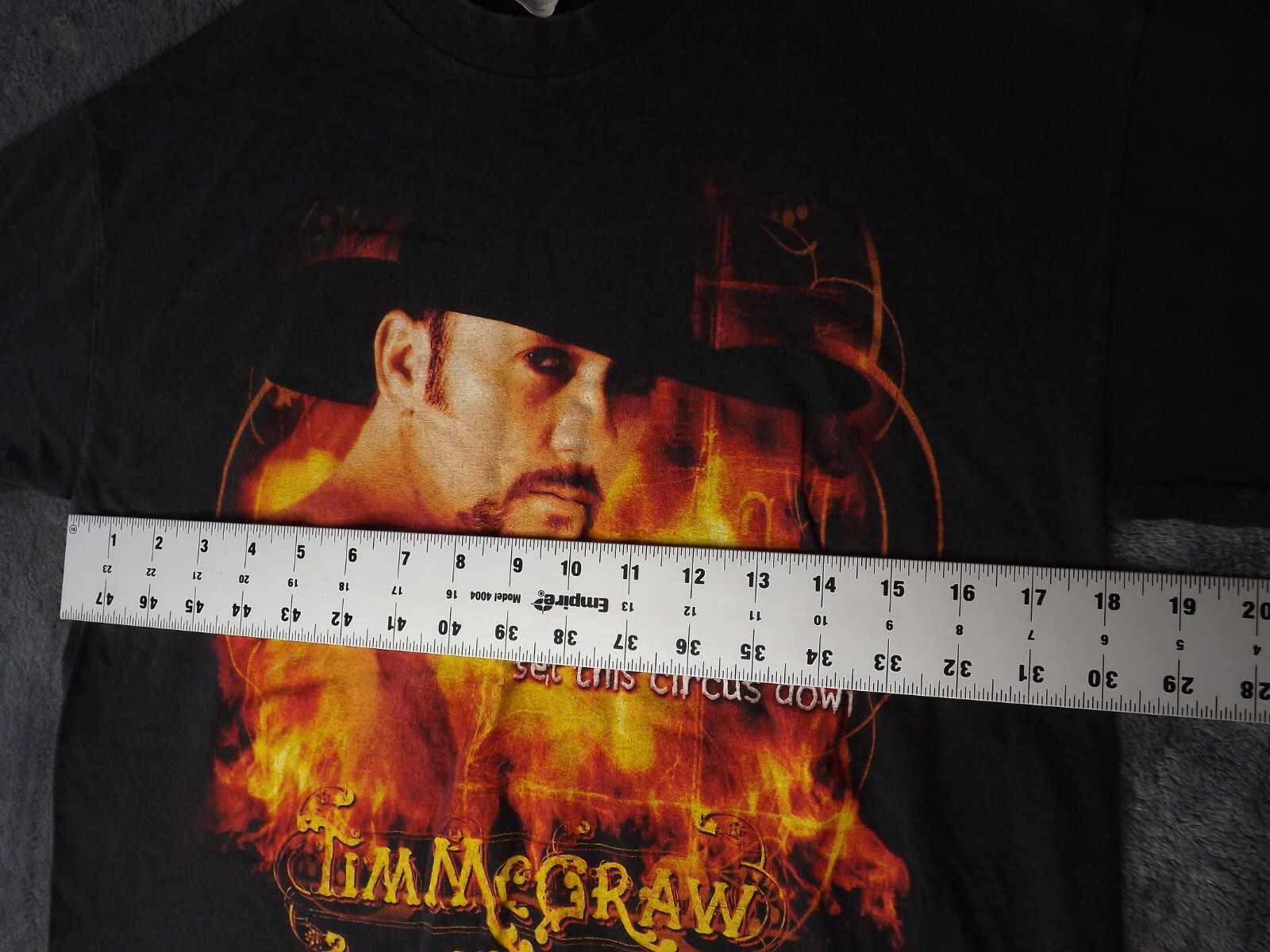 Vintage Tim McGraw T Shirt Sz Medum 2001 Tour Set This Circus Down Country Y2K gallery