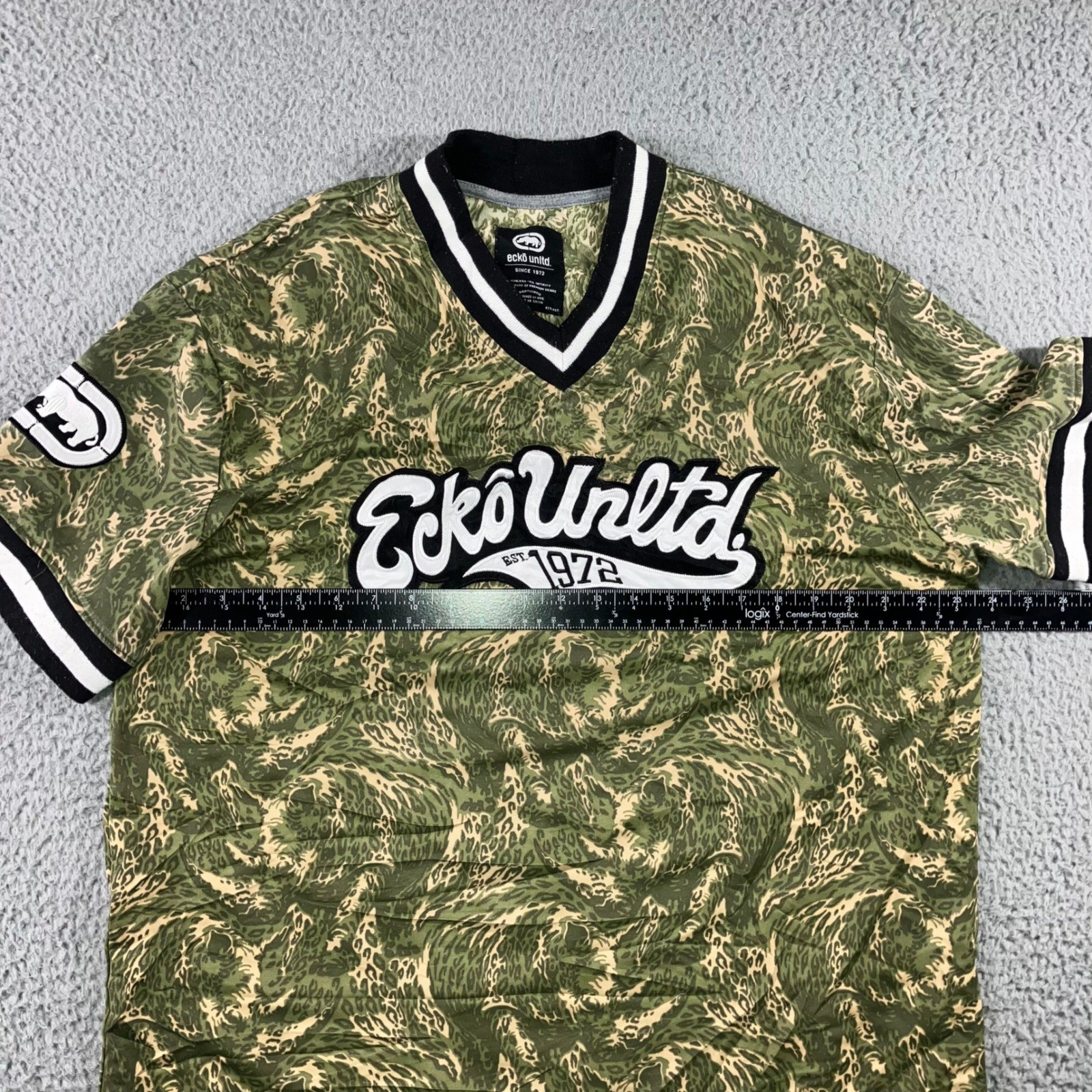 Ecko Unltd Jersey Shirt Men XL Green Camo Tiger Stripe V-Neck Y2K Gorpcore Vtg gallery