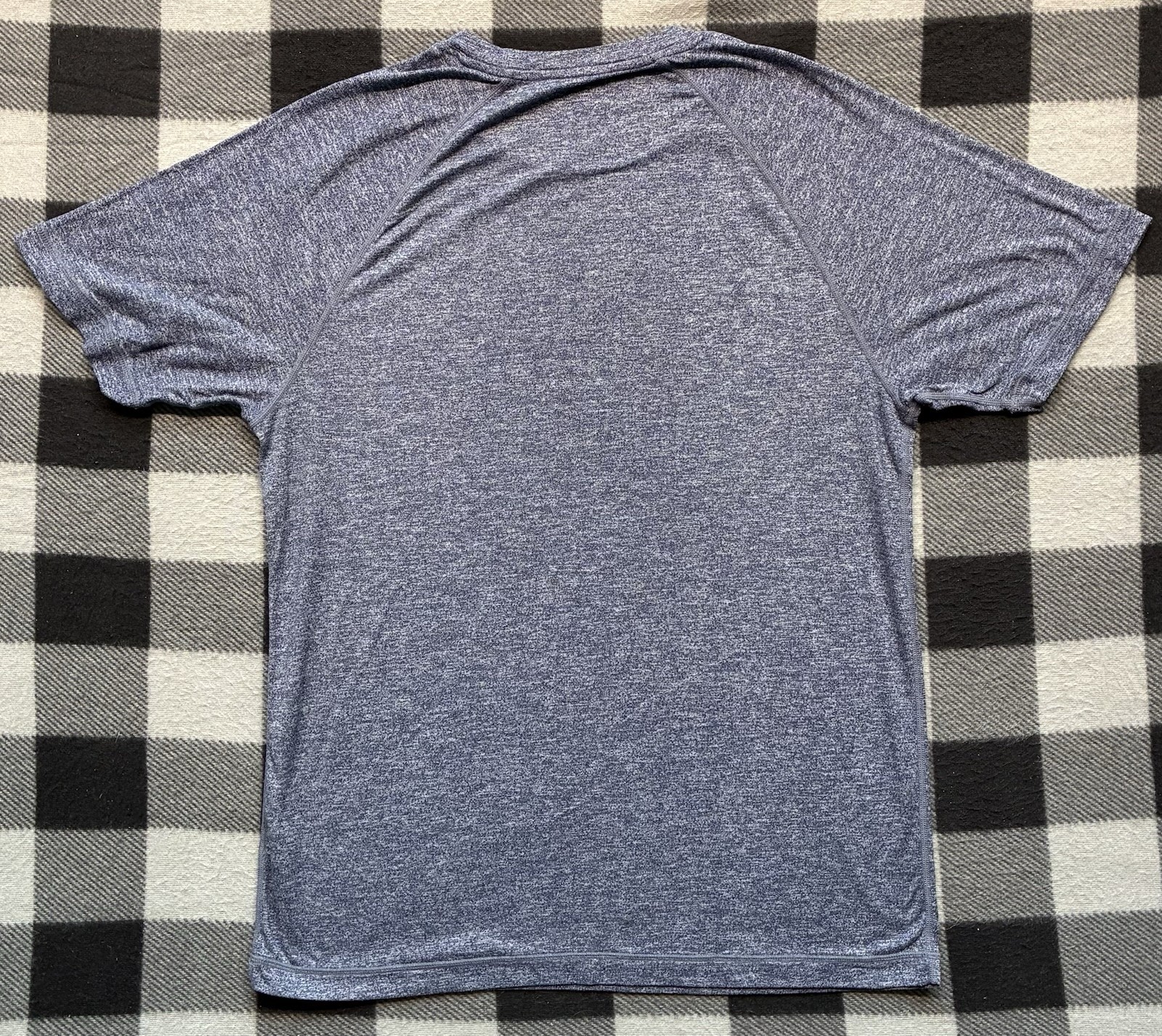 Rhone Reign Performance Shirt Mens Medium Short Sleeve Workout Training Gym gallery