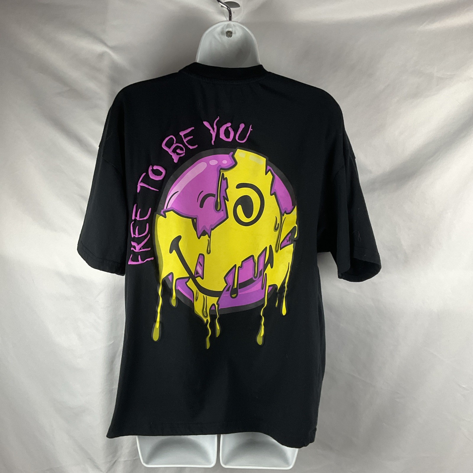 Smiley World Mens Size Medium T-Shirt Black Yellow Graffiti Drip Face Oversized gallery