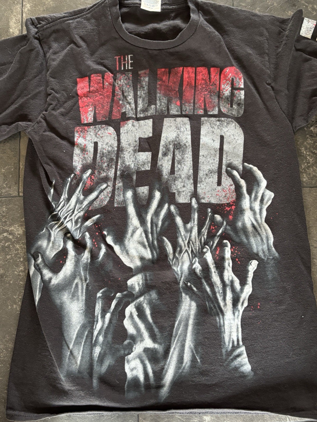 Walking Dead Long Sleeve Graphic Tshirt Men’s Small “infected” AMC gallery