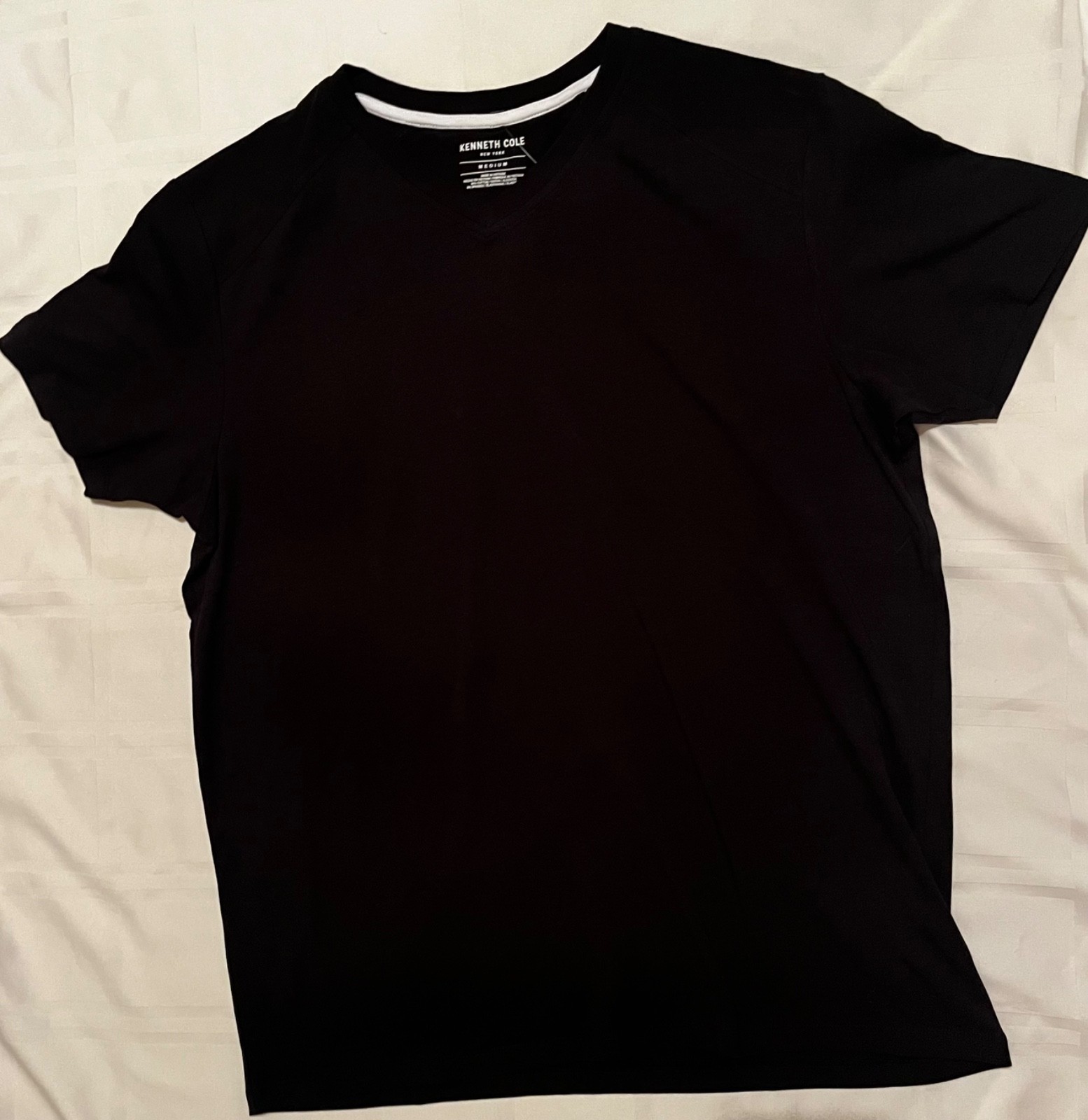 KENNETH COLE V-NECK BLACK UNWORN w/ TAGS SHORT SLEEVE- Size M ORIGINALLY $49