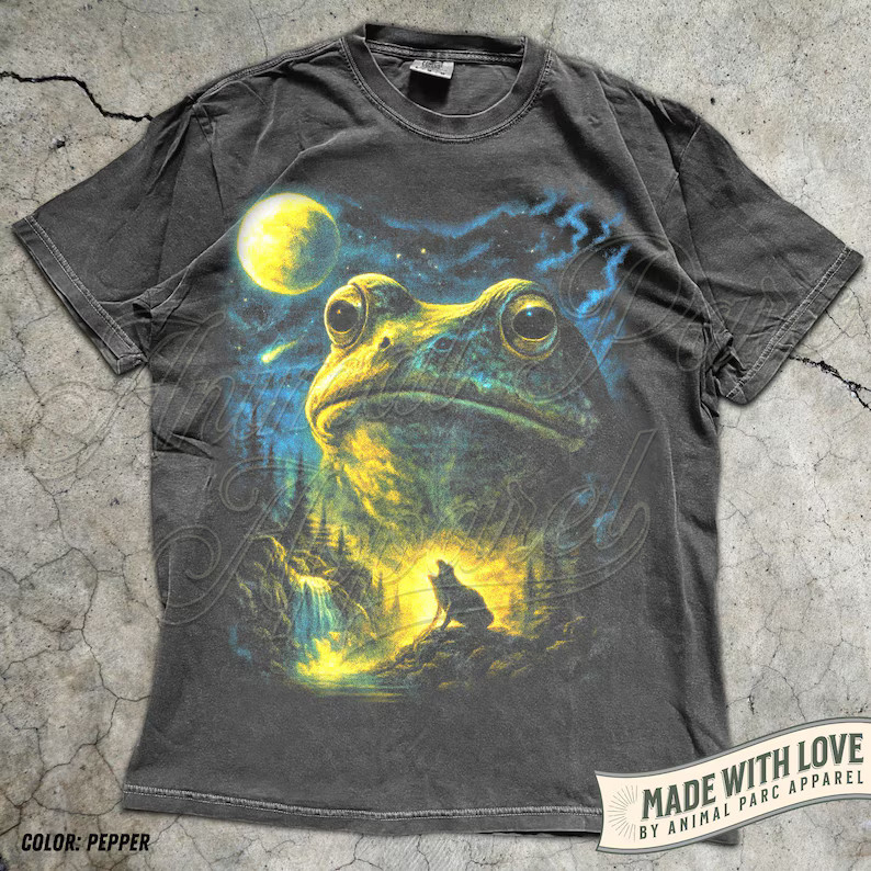 Vintage Frog Comfort Tee Full Moon Animal Nature Graphic Gift gallery