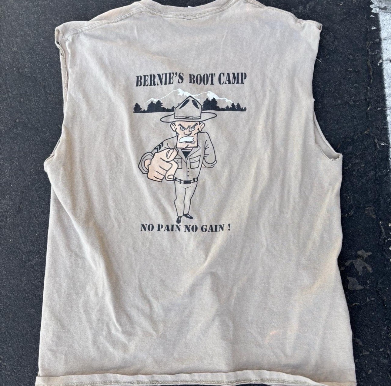 Bernie’s Boot Camp Tank Top Wrightwood CA Graphic Cut Off Shirt Mens Large Beige gallery