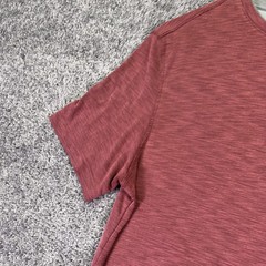 Van Heusen Shirt Mens Medium Red Short Sleeve Crew Neck Tee Casual City